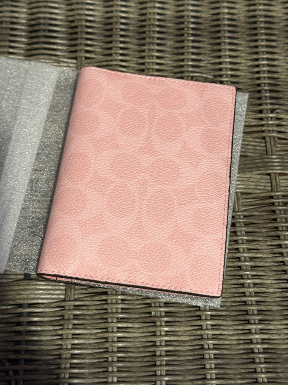 Coach Powder Pink Passport Card Case In Signature Canvas
BNWT